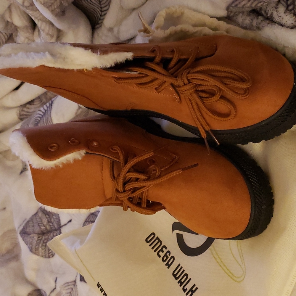 Fleece line boots